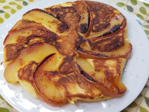 ホットケーキミックスで♪りんごのパンケーキ